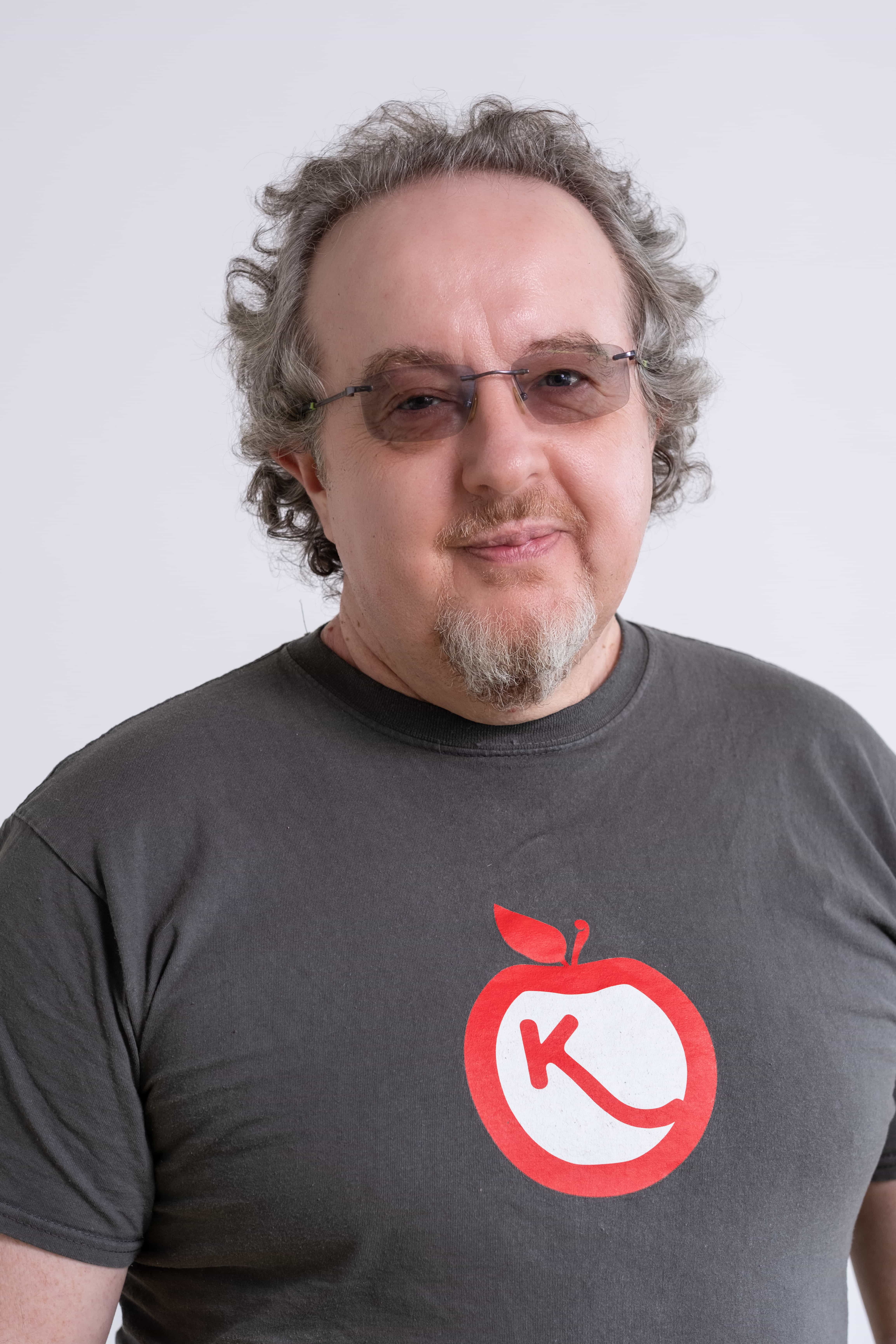 Simon Downs Headshot